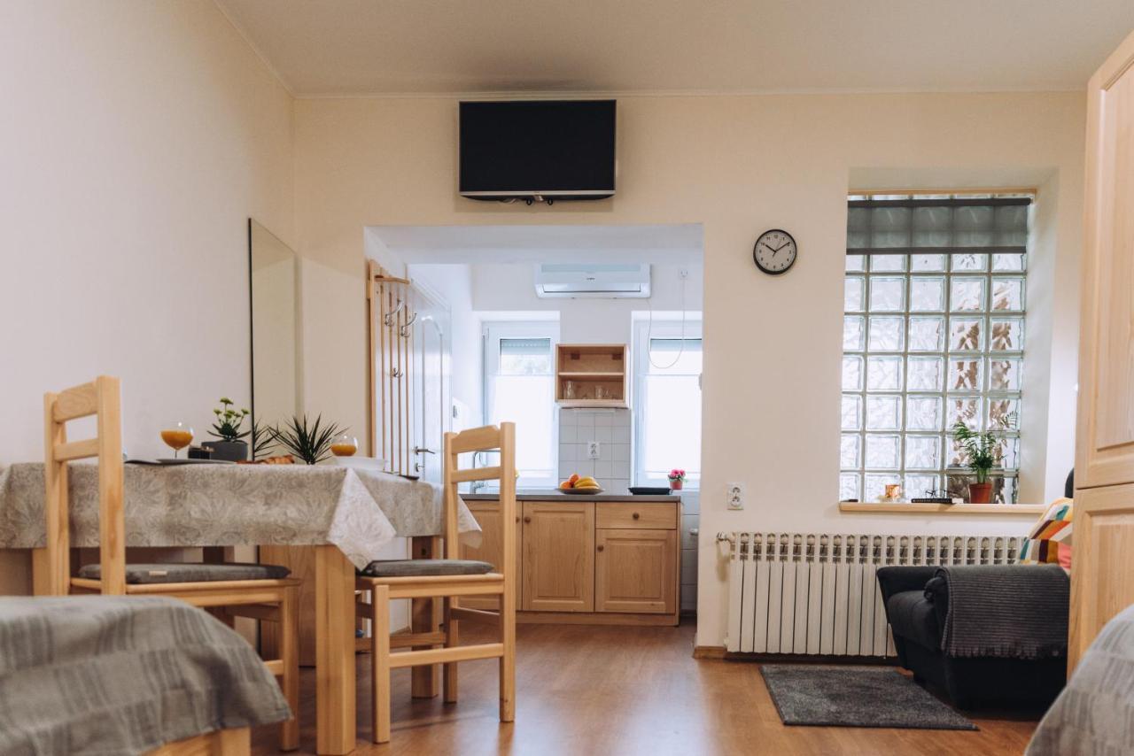 Ady 6 Apartment Senta