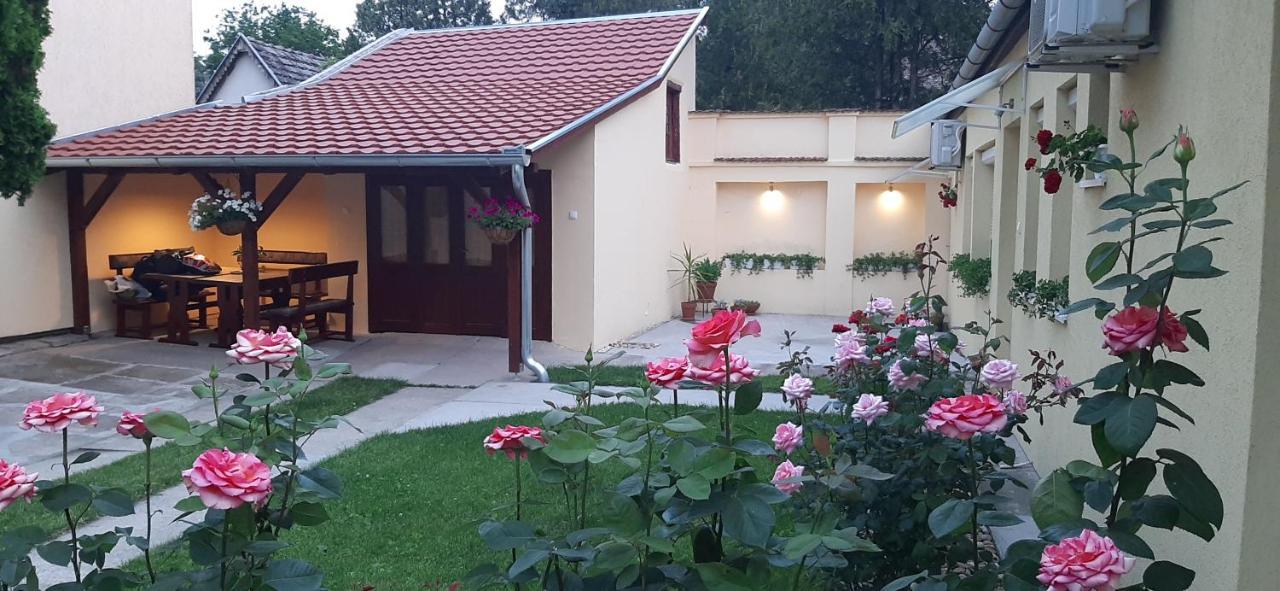 Ady 6 Apartment