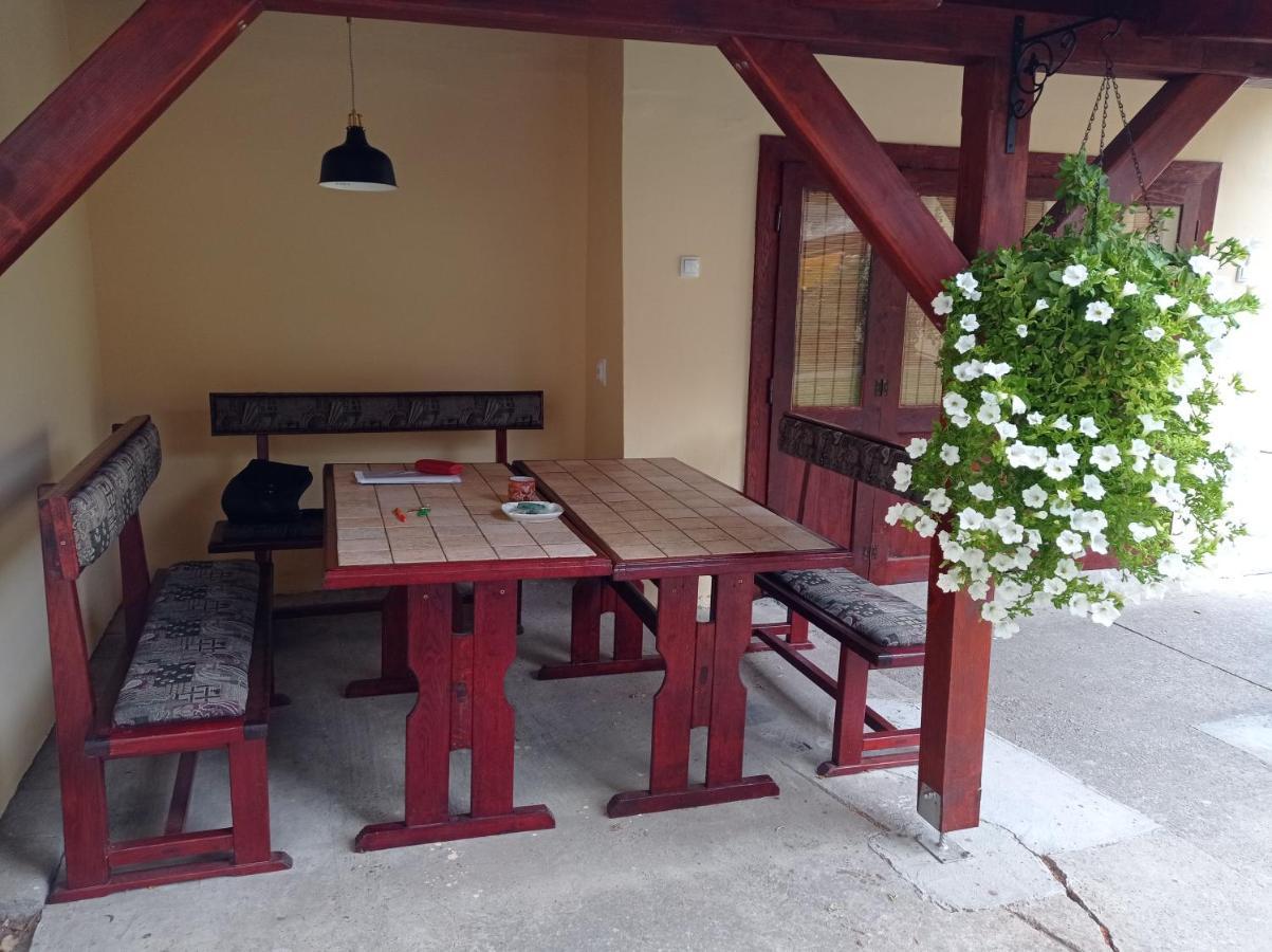 Ady 6 Apartment Senta